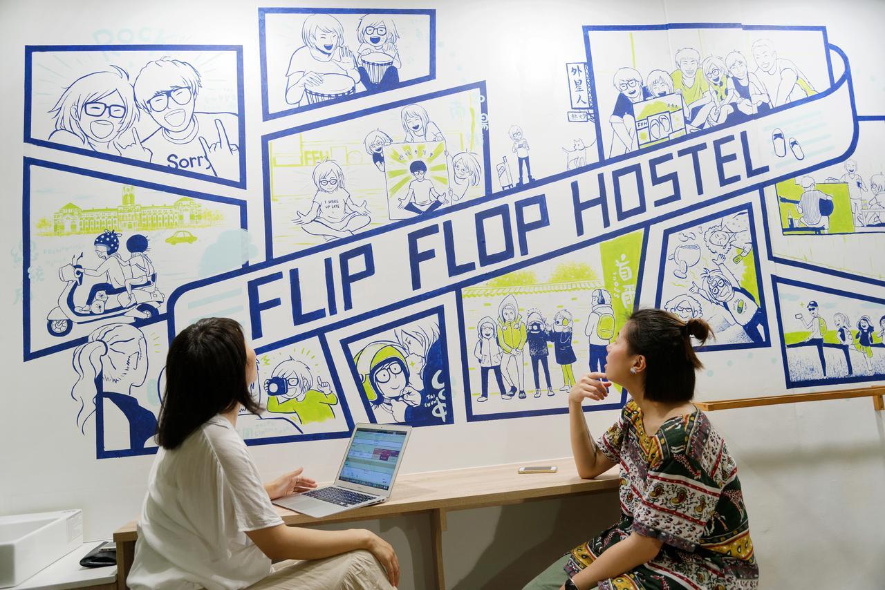 Flip Flop Hostel - Main Station Taipé Exterior foto